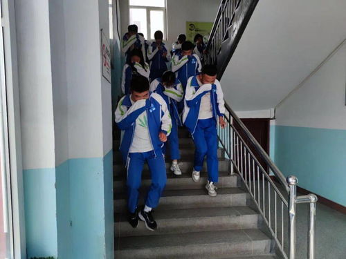 安全生產(chǎn)月消防在行動丨西寧甘河消防開展校園應急疏散演練